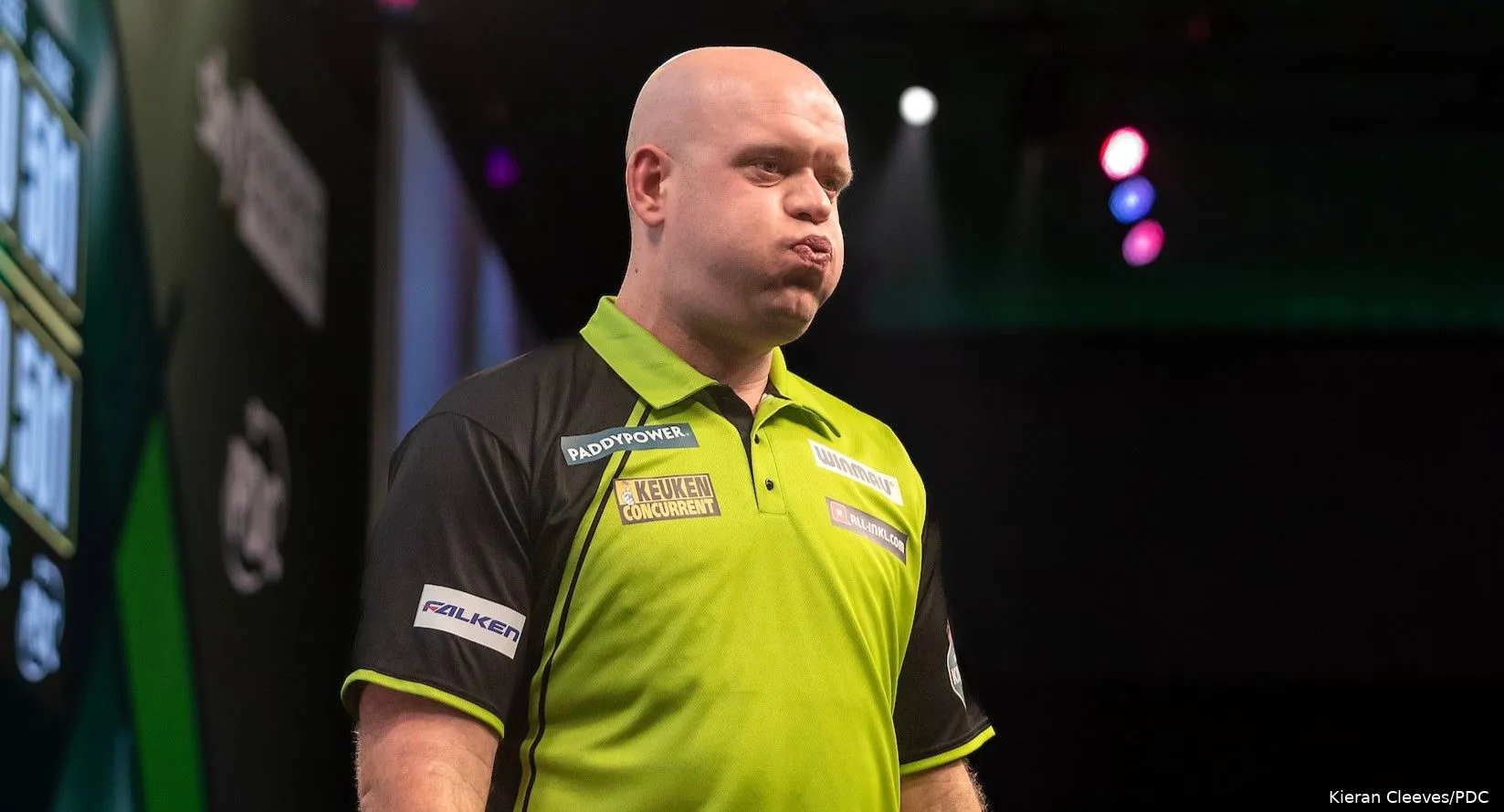 Masterful Michael van Gerwen makes light work of Chris Dobey, into seventh PDC World Darts